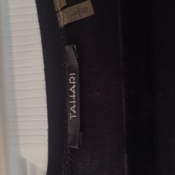 Tahari | women's | sleeveless | v-neck | black | - Picture 3 of 4